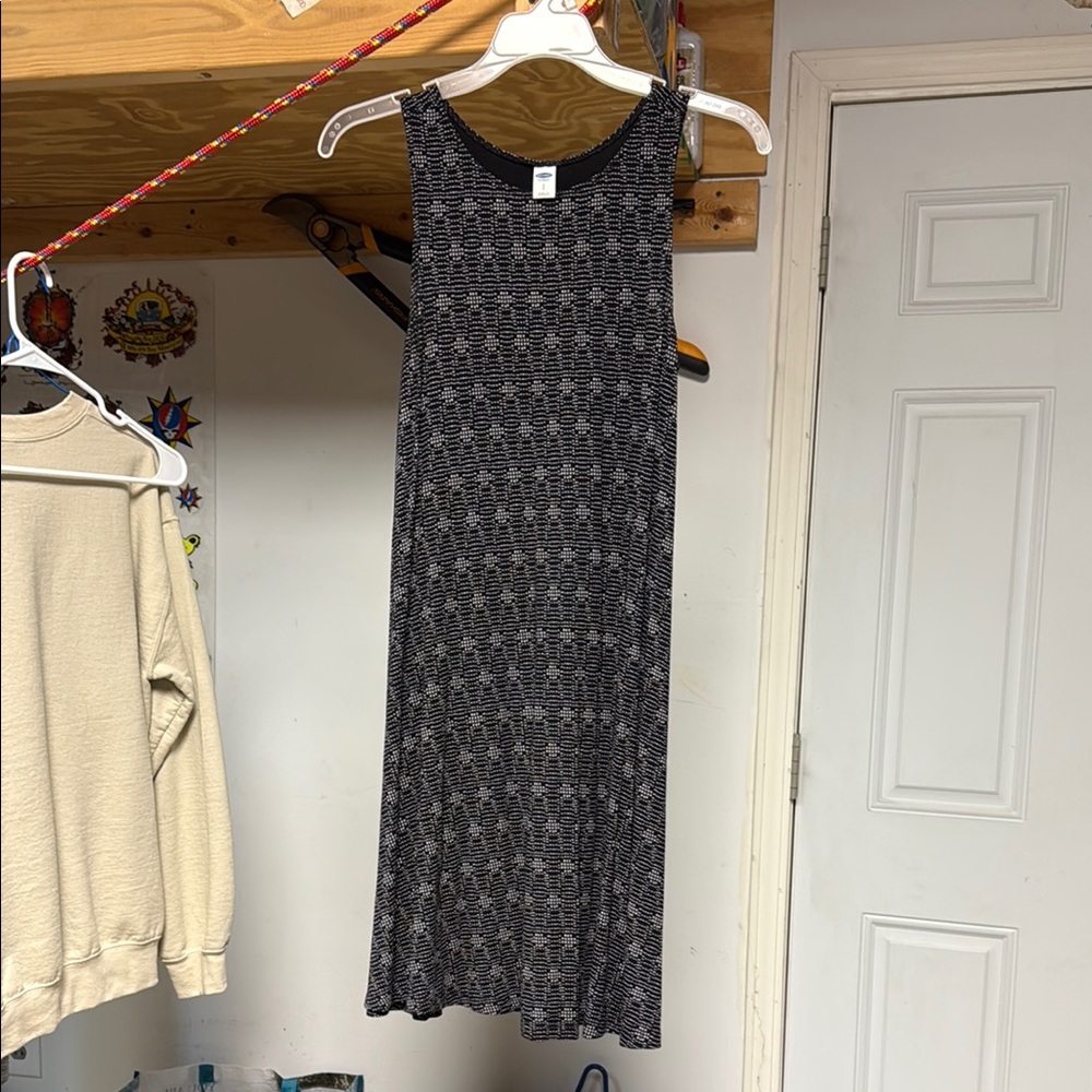 Old navy small black and white swing dress